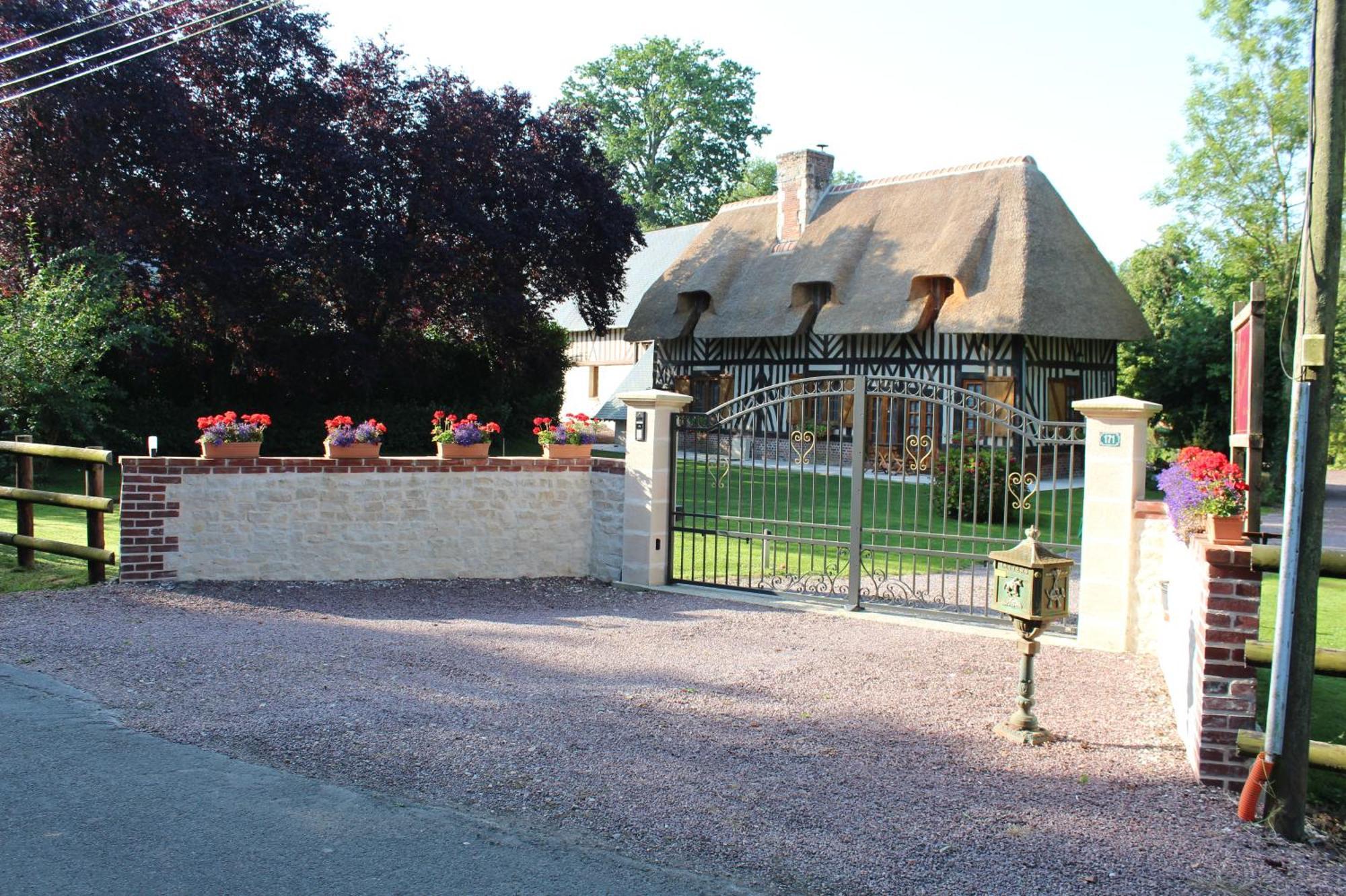 B&B Devalpierre Adult Only Glanville Екстериор снимка